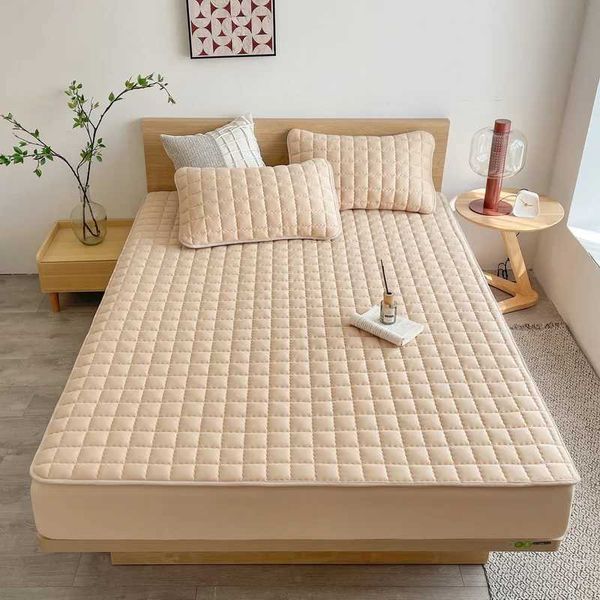 Waterproof mattress protector with embossed design, anti-mite and antibacterial bed cover