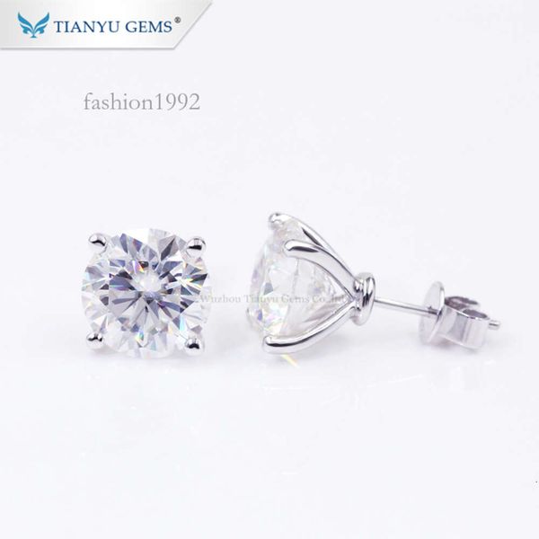 Tianyu Gems Factory Price White Gold Jewelry 8 Carats 4 Prongs Martini Round Moissanite Stud Earrings
Tianyu Gems Factory Price White Gold Jewelry 8 Carats 4 Prongs Martini Round Moissanite Stud Earrings