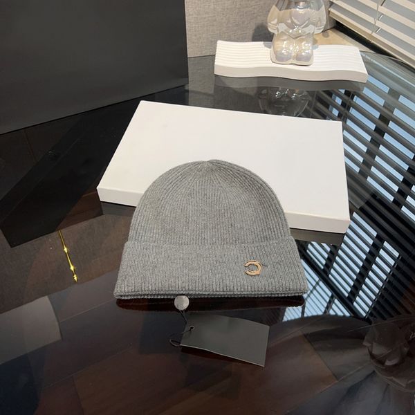 Beanie Designer Beanie Knit Cotton Hat Men Women Trend Versatile Fall and Winter Warm Cashmere Breathable Universal Temperament, Color2
Beanie Designer Beanie Knit Cotton Hat Men Women Trend Versatile Fall and Winter Warm Cashmere Breathable Universal Temperament, Color2