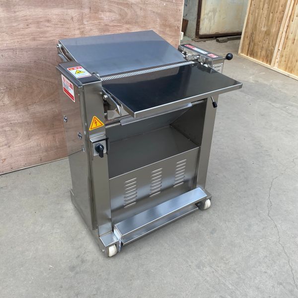 Commercial pork skin peeling machine for removing fat from pork, lamb, and beef cuts