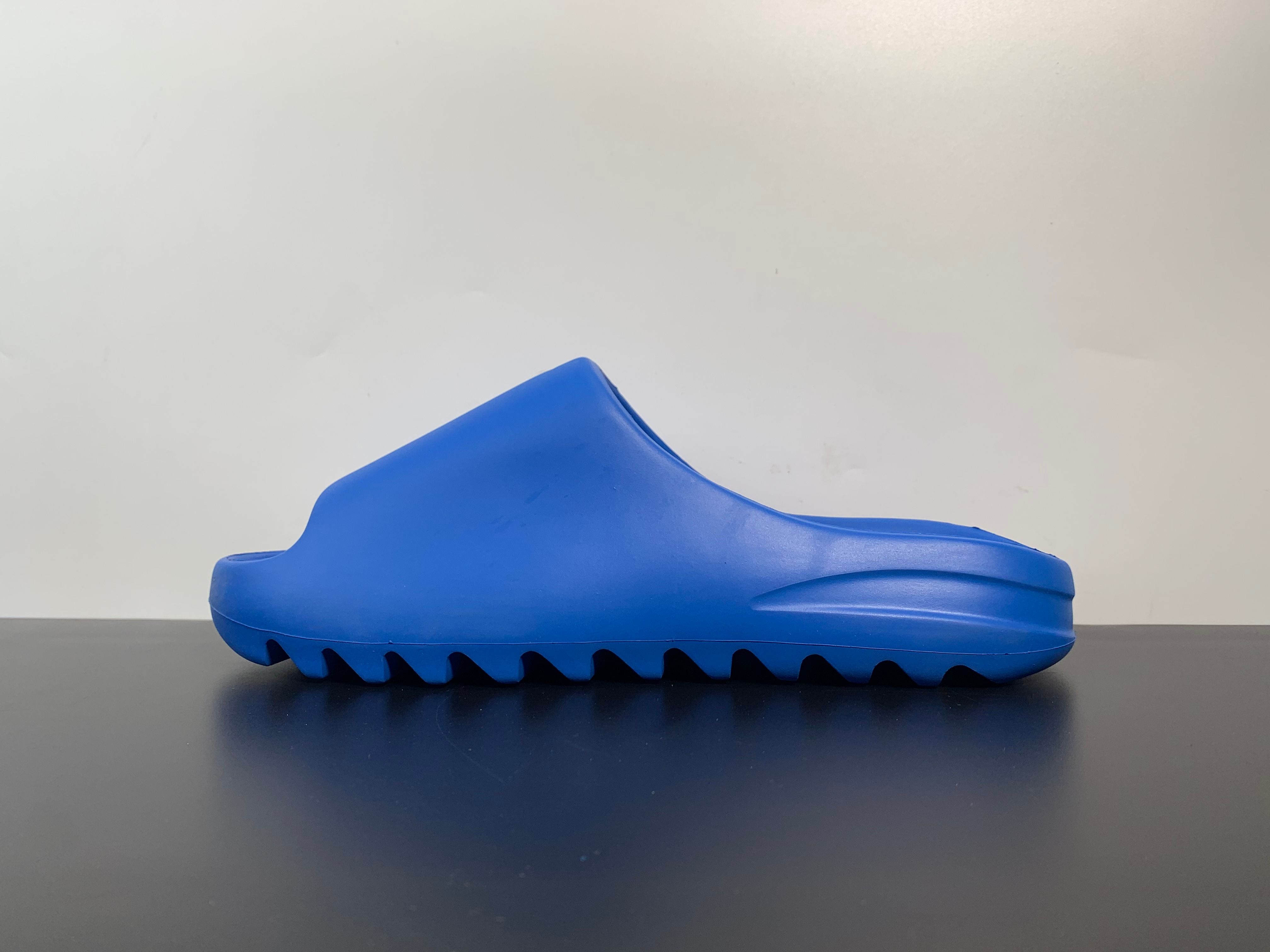 foam runners slide blue slippers shoes men/women outdoor sneakers sports with original box, Black
foam runners slide blue slippers shoes men/women outdoor sneakers sports with original box, Black