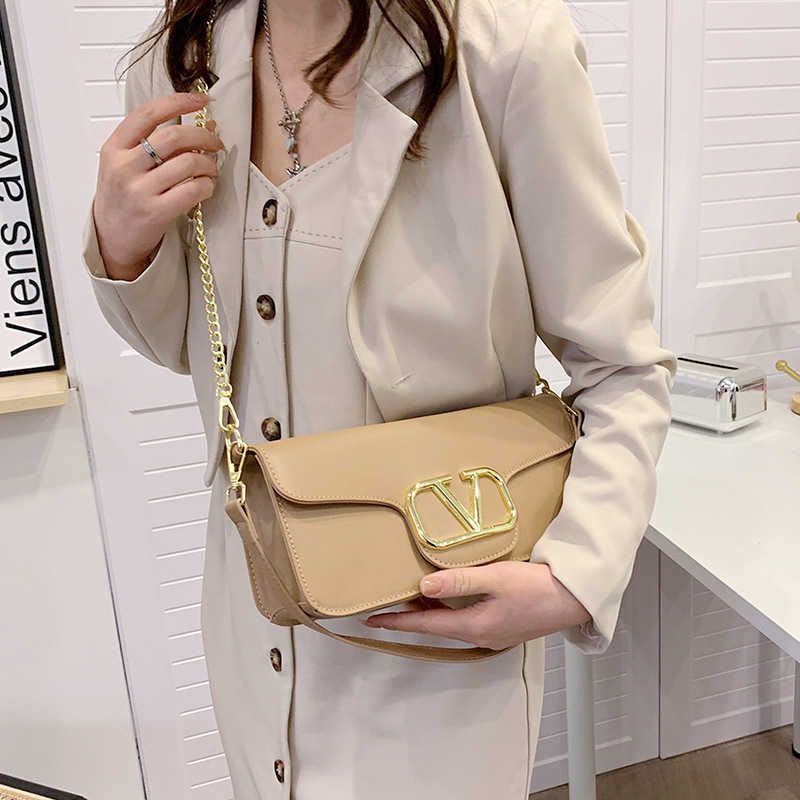 new arrive valentin leather bag designer lbv2 one shoulder women's handbag trendy tote popular texture crossbody lulu backpack luxury w
new arrive valentin leather bag designer lbv2 one shoulder women's handbag trendy tote popular texture crossbody lulu backpack luxury w
