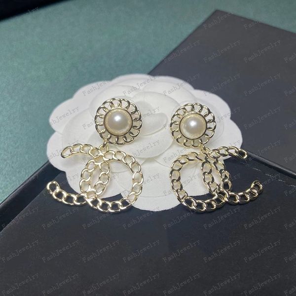 designers 18k gold plated brand double letters stud clip chain geometric famous women 925 silver earring wedding party jewerlry 1mcmp, Golden;silver
designers 18k gold plated brand double letters stud clip chain geometric famous women 925 silver earring wedding party jewerlry 1mcmp, Golden;silver