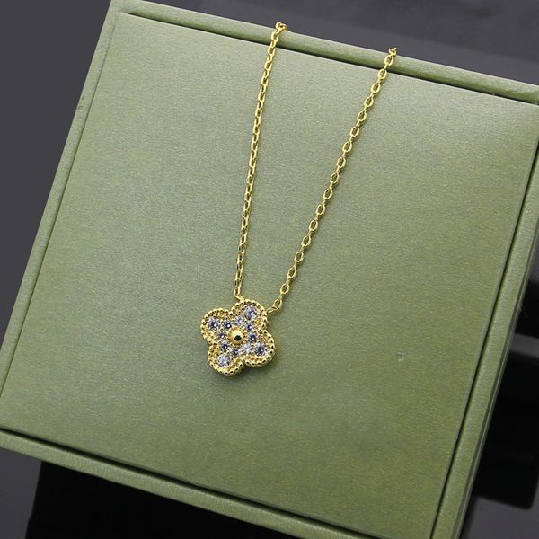 designer womens fashion luxury buckle diamond necklace single flower four-leaf clover cleef pendant necklaces 18k gold, Silver
designer womens fashion luxury buckle diamond necklace single flower four-leaf clover cleef pendant necklaces 18k gold, Silver