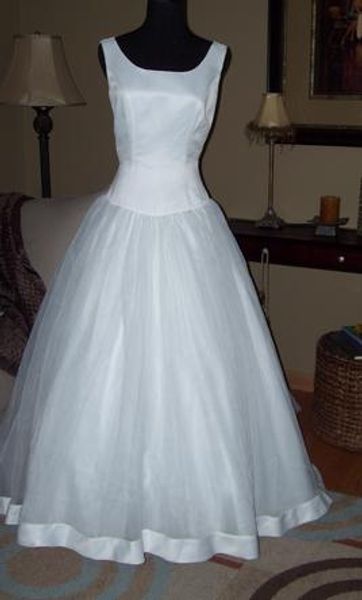 2019 simple design white wedding dresses scoop neck sleeveless satin tulle a-line court train bridal gowns custom made w873
2019 simple design white wedding dresses scoop neck sleeveless satin tulle a-line court train bridal gowns custom made w873