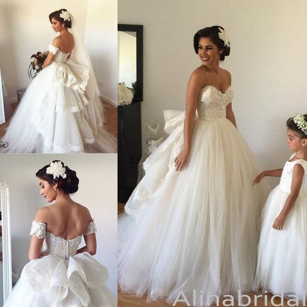 victorian princess ball gown wedding dresses with detachable train 2018 spring sweetheart lace puffy cinderella wedding gowns bridal dress, White
victorian princess ball gown wedding dresses with detachable train 2018 spring sweetheart lace puffy cinderella wedding gowns bridal dress, White