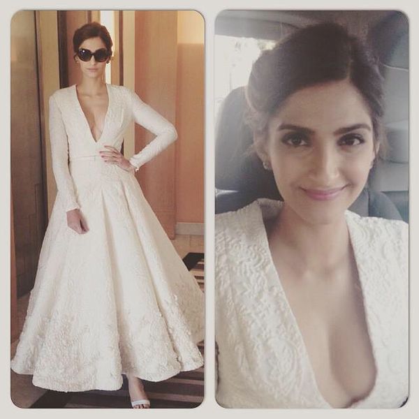 лучшие продажи sonam kapoor red carpet платья знаменитостей аппликация глубокий v-образным вырезом с длинным рукавом до лодыжки длинное вели, Black;red
лучшие продажи sonam kapoor red carpet платья знаменитостей аппликация глубокий v-образным вырезом с длинным рукавом до лодыжки длинное вели, Black;red