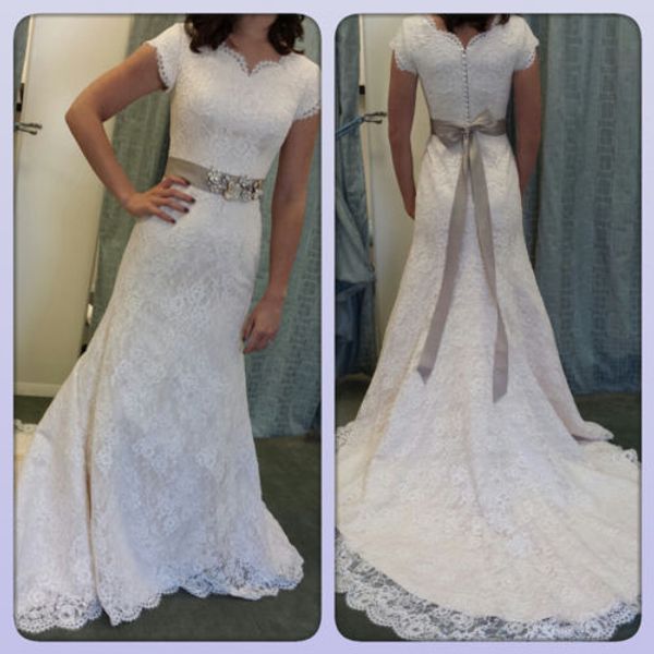 modest style mermaid lace wedding dresses 2019 short sleeve jewel neck beaded sash long elegant bridal gowns custom made, White
modest style mermaid lace wedding dresses 2019 short sleeve jewel neck beaded sash long elegant bridal gowns custom made, White