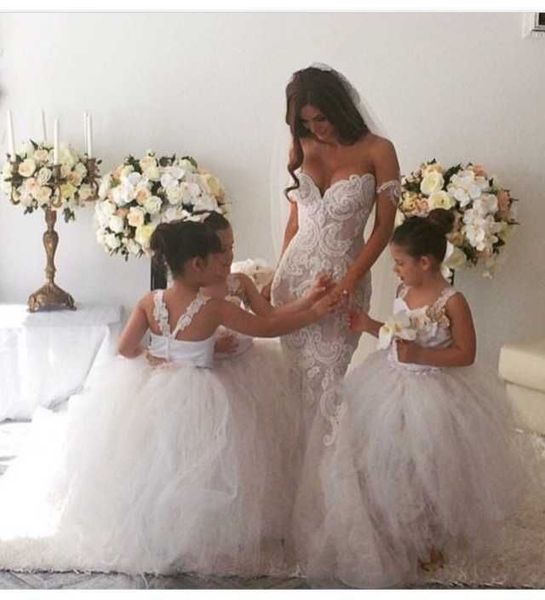lovely flower girl dresses for wedding party princess girls pageant gowns custom made soft tulle kids formal dress with sheer straps, White;blue
lovely flower girl dresses for wedding party princess girls pageant gowns custom made soft tulle kids formal dress with sheer straps, White;blue