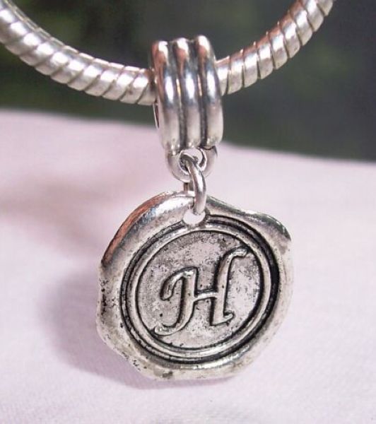 100pcs antique silver mixed single-sided alphabet dangle bead fit european charm bracelets 27 x 19 mm, Bronze;silver
100pcs antique silver mixed single-sided alphabet dangle bead fit european charm bracelets 27 x 19 mm, Bronze;silver