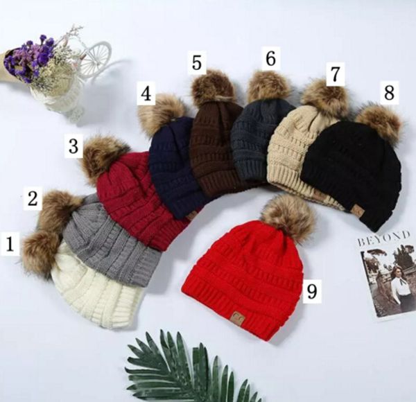 

Unisex CC Trendy Hats Winter Knitted Fur Poms Beanie Label Fedora Luxury Cable Slouchy Skull Caps Fashion Leisure Beanie Outdoor Hats 12 pcs