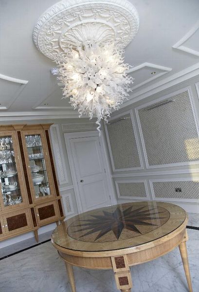 white blown glass chandelier light modern art deco home designed glass led light source villa decor chandelier
white blown glass chandelier light modern art deco home designed glass led light source villa decor chandelier