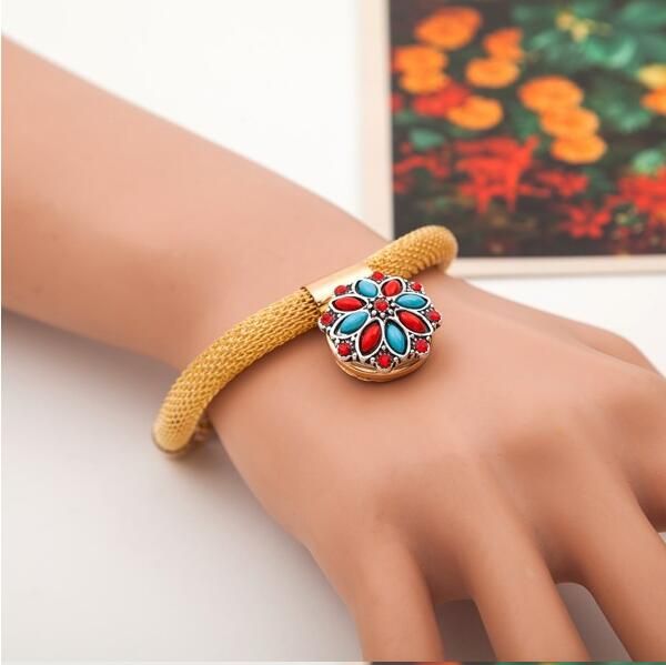 new fashion 10pcs lot fashion women 18mm ginger snap bangle bracelet wholesale fit diy interchangeable snap button charm
new fashion 10pcs lot fashion women 18mm ginger snap bangle bracelet wholesale fit diy interchangeable snap button charm