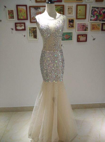 backless scoop neck crystal beaded mermaid evening dress 2016 court train evening gown custom made, Black;red
backless scoop neck crystal beaded mermaid evening dress 2016 court train evening gown custom made, Black;red
