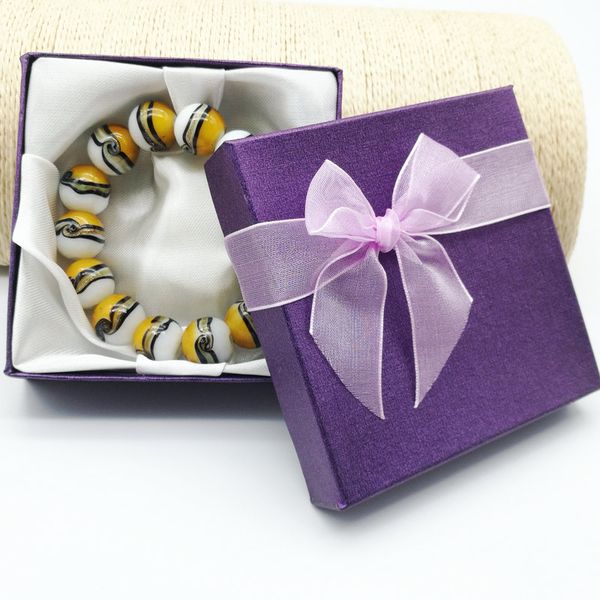 18 pcs randomly mixed color bracelet bangle watch box 90 x90 x20mm "fashion, Black;white
18 pcs randomly mixed color bracelet bangle watch box 90 x90 x20mm "fashion, Black;white