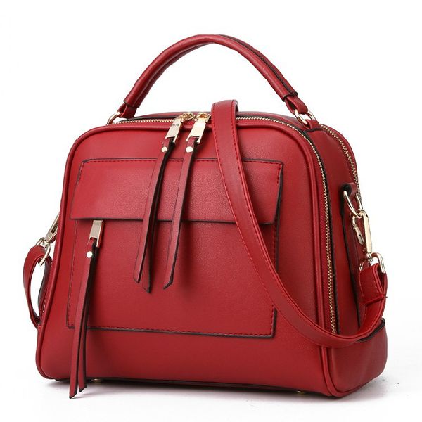 In the spring of 2016 the new trend of retro bag pocket bags and ladies handbag shoulder bag
In the spring of 2016 the new trend of retro bag pocket bags and ladies handbag shoulder bag