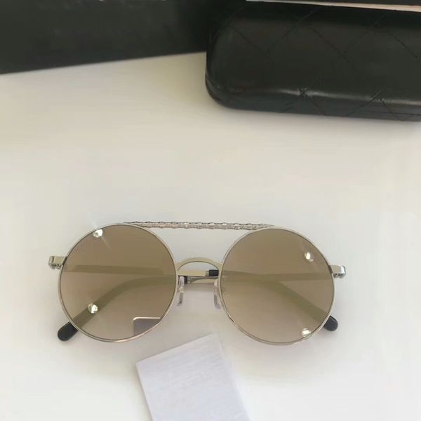 new popular eyewear men sunglasses with wholesale sunglasses 4232 women mens summer protection case simple fashion outdoor uv400, White;black
new popular eyewear men sunglasses with wholesale sunglasses 4232 women mens summer protection case simple fashion outdoor uv400, White;black