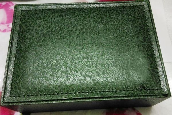 Fashion Swiss Original Brand Watch Boxes Green Box and Papers For Rolex Watches Men Mens Wristwatches Booklet Card in English Free Shipping
Fashion Swiss Original Brand Watch Boxes Green Box and Papers For Rolex Watches Men Mens Wristwatches Booklet Card in English Free Shipping