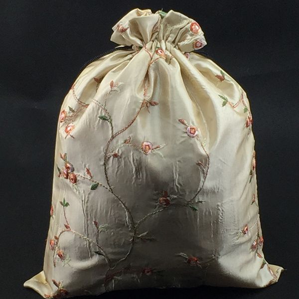 elegant embroidery fruit travel bag shoes pouch bag satin cloth drawstring portable foldable shoe storage bag for women 10pcs/lot
elegant embroidery fruit travel bag shoes pouch bag satin cloth drawstring portable foldable shoe storage bag for women 10pcs/lot