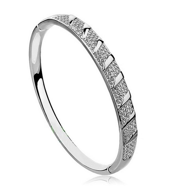 18k gold plated full rhinestone brangle bracelets fashion alloy material bracelets jewelry for women gift jewelry 1018, Black
18k gold plated full rhinestone brangle bracelets fashion alloy material bracelets jewelry for women gift jewelry 1018, Black