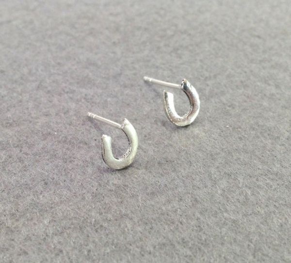 30pair- s045 gold silver lucky horseshoe stud earrings horse shoe hoof earrings cute letter alphabet initial u stud earrings, Golden;silver
30pair- s045 gold silver lucky horseshoe stud earrings horse shoe hoof earrings cute letter alphabet initial u stud earrings, Golden;silver