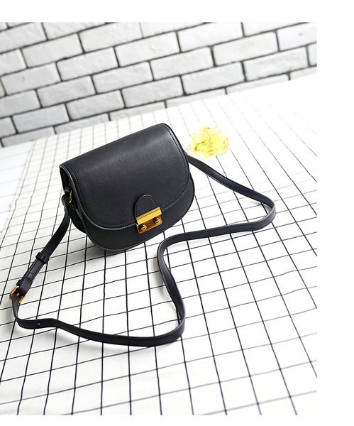 new version of the wild messenger bag fashion simple frosted buckle retro chain single shoulder mini bag
new version of the wild messenger bag fashion simple frosted buckle retro chain single shoulder mini bag