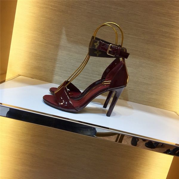 classic sandals lady summer 2019 designer's luxury fashion brand sandals metal buckle large size real leather high-heeled women, Black
classic sandals lady summer 2019 designer's luxury fashion brand sandals metal buckle large size real leather high-heeled women, Black