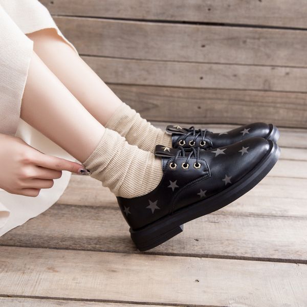 2020 new female black pu leather shoes lace up star print cute style fashion lady flat shoes soft and comfortable loafers u29-46
2020 new female black pu leather shoes lace up star print cute style fashion lady flat shoes soft and comfortable loafers u29-46