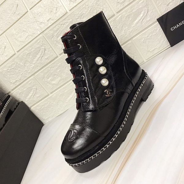 martin boots lace-up shoes waterproof scrub patent leather botines fashion mujer pearl locomotive boots size 35-40
martin boots lace-up shoes waterproof scrub patent leather botines fashion mujer pearl locomotive boots size 35-40