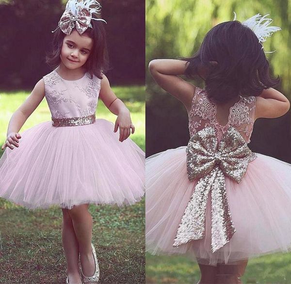 knee-length princess dress with big sequined bow appliques cute flower girl dress for wedding girls birthday gowns sleeveless, White;red
knee-length princess dress with big sequined bow appliques cute flower girl dress for wedding girls birthday gowns sleeveless, White;red