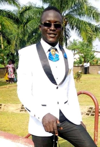 men suits 2 pieces slim fit business suits groom white tuxedos for formal wedding suit (blazer+black pant, White;black
men suits 2 pieces slim fit business suits groom white tuxedos for formal wedding suit (blazer+black pant, White;black