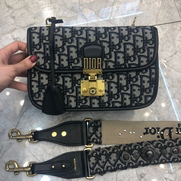fashion classic women's designer handbags printed chain bag leather card messenger bag wallet shoulder messenger bag size: 24*16*8, Black
fashion classic women's designer handbags printed chain bag leather card messenger bag wallet shoulder messenger bag size: 24*16*8, Black