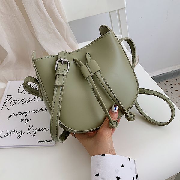 2019 new tide pumping single shoulder bag korean version baitao oblique baushen series oceanic gas bucket bag
2019 new tide pumping single shoulder bag korean version baitao oblique baushen series oceanic gas bucket bag