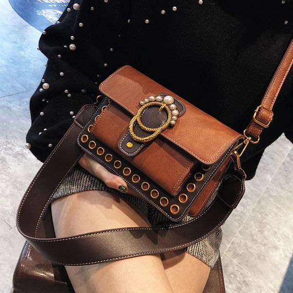 european style retro handbags 2017 fashion new women handbags high-quality pu leather women bag pearl shoulder messenger bag
european style retro handbags 2017 fashion new women handbags high-quality pu leather women bag pearl shoulder messenger bag
