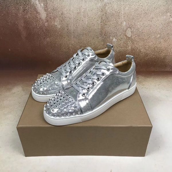 Hot Sale Sliver Glitter Leather Round-toe Spikes Red Bottom Sneaker Designer Luxury Red Sole Casual Shoes For Men Sneakers Brand Tainer
Hot Sale Sliver Glitter Leather Round-toe Spikes Red Bottom Sneaker Designer Luxury Red Sole Casual Shoes For Men Sneakers Brand Tainer