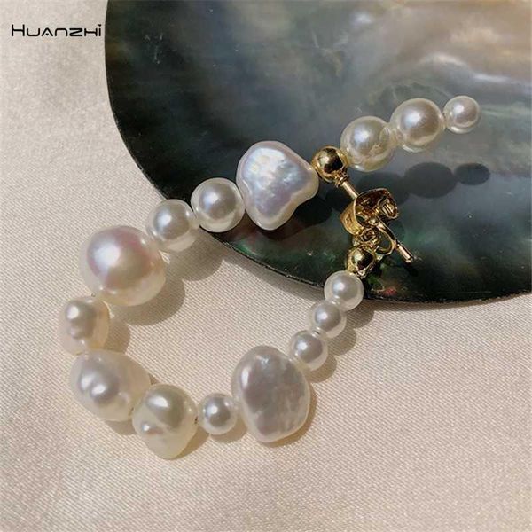 huanzhi 2020 new retro irregular baroque natural freshwater pearls stud earrings circle for woman girls party jewelry, Golden;silver
huanzhi 2020 new retro irregular baroque natural freshwater pearls stud earrings circle for woman girls party jewelry, Golden;silver