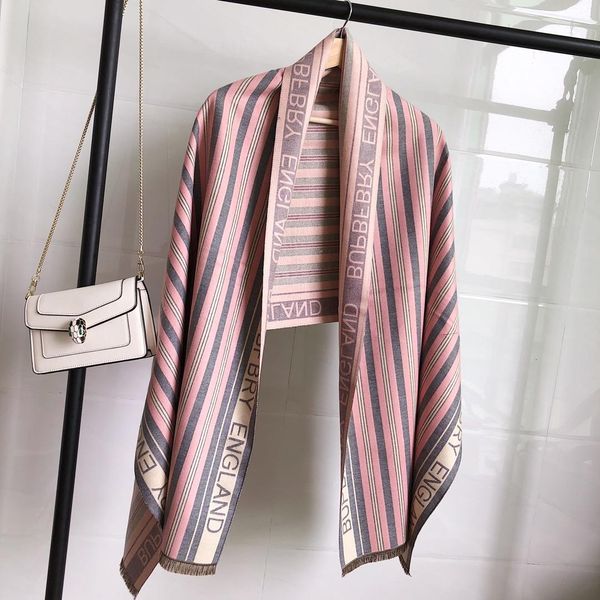 2019 winter new scarf, cashmere blend texture, soft and warm, double-sided two-color, exquisite workmanship, both a scarf and a shawl, size, Blue;gray
2019 winter new scarf, cashmere blend texture, soft and warm, double-sided two-color, exquisite workmanship, both a scarf and a shawl, size, Blue;gray