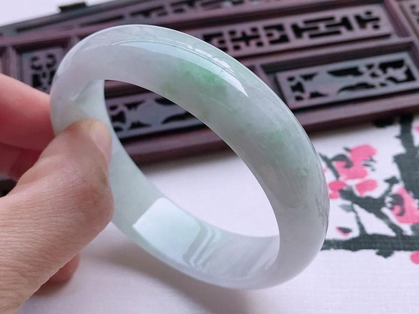 natural burmese jadeite 54-64mm light purple two-color bracelet elegant princess jewelry gift, Golden;silver
natural burmese jadeite 54-64mm light purple two-color bracelet elegant princess jewelry gift, Golden;silver