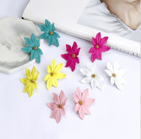 cute flower stud earrings for women 2019 new fashion sweet earrings femme brinco wholesale jewelry gb1129, Golden;silver
cute flower stud earrings for women 2019 new fashion sweet earrings femme brinco wholesale jewelry gb1129, Golden;silver