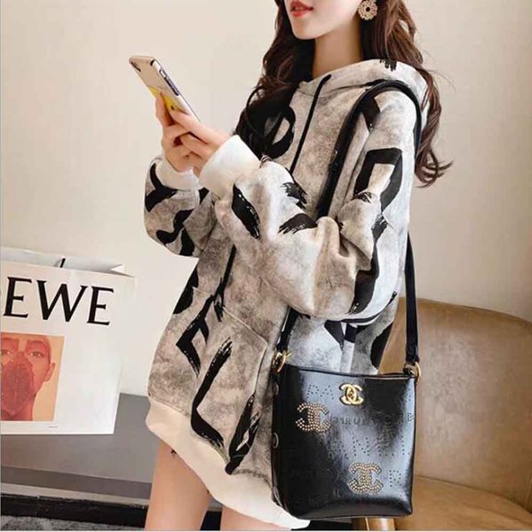 2019 осень и зима новый плюс бархат толстый свитер женский с длинным рукавом корейский свободный странная девушка пальто прилив куртка прили, Black
2019 осень и зима новый плюс бархат толстый свитер женский с длинным рукавом корейский свободный странная девушка пальто прилив куртка прили, Black