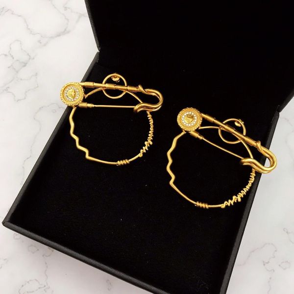 european and american catwalk models with geometric shapes and personalized diamond designer earrings, Golden
european and american catwalk models with geometric shapes and personalized diamond designer earrings, Golden