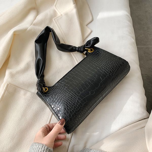 2020 new women bag fashion wild shoulder bag messenger lady mobile phone handbag
2020 new women bag fashion wild shoulder bag messenger lady mobile phone handbag