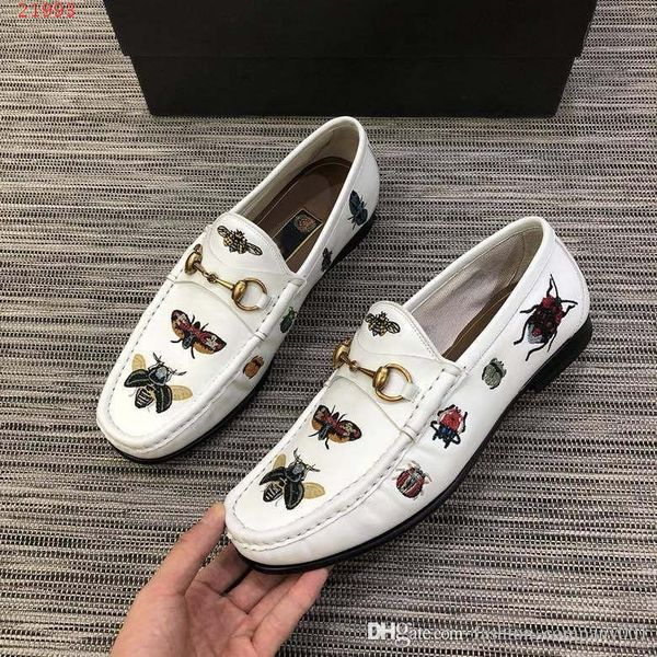 2019 classic casual shoes, small bee printed low-heeled stylish and comfortablecasual peas shoes, size 35-44, Black 
2019 classic casual shoes, small bee printed low-heeled stylish and comfortablecasual peas shoes, size 35-44, Black