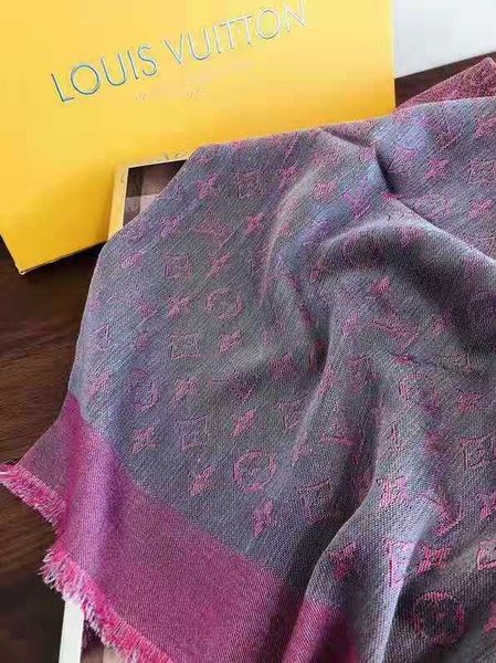 fashionable classic letter square towel design new warmth keeping features obvious wool comfortable square towel size 140 * 140cm 01, Blue;gray
fashionable classic letter square towel design new warmth keeping features obvious wool comfortable square towel size 140 * 140cm 01, Blue;gray