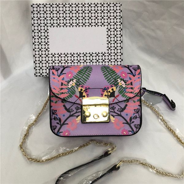 new fashion leather cute girl printed pattern shoulder bag cartoon flower graffiti chain slung small square bag
new fashion leather cute girl printed pattern shoulder bag cartoon flower graffiti chain slung small square bag