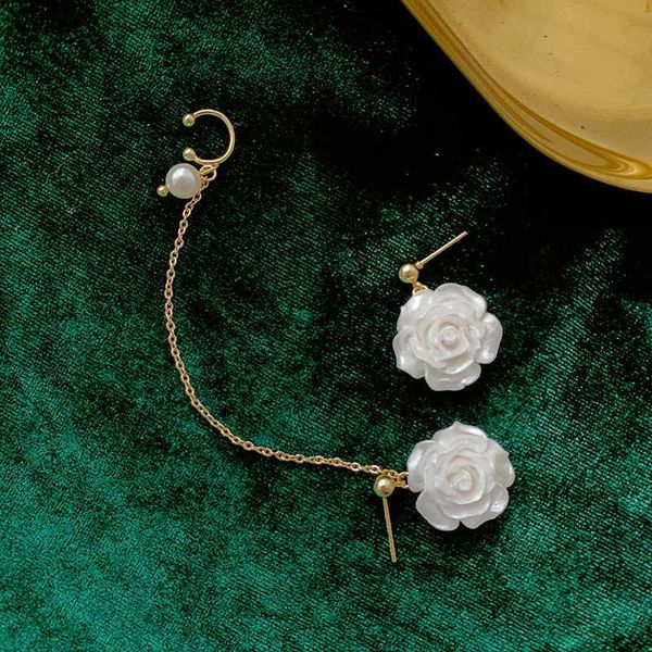 mengjiqiao korean new elegant resin white rose flower dangle earrings brincos temperament pearl pendientes mujer party jewelry, Silver
mengjiqiao korean new elegant resin white rose flower dangle earrings brincos temperament pearl pendientes mujer party jewelry, Silver