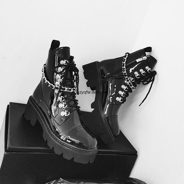 patent leather metal chain decor punk boots women ankle boots ladies trend black leather square heel luxury mortorcycle
patent leather metal chain decor punk boots women ankle boots ladies trend black leather square heel luxury mortorcycle