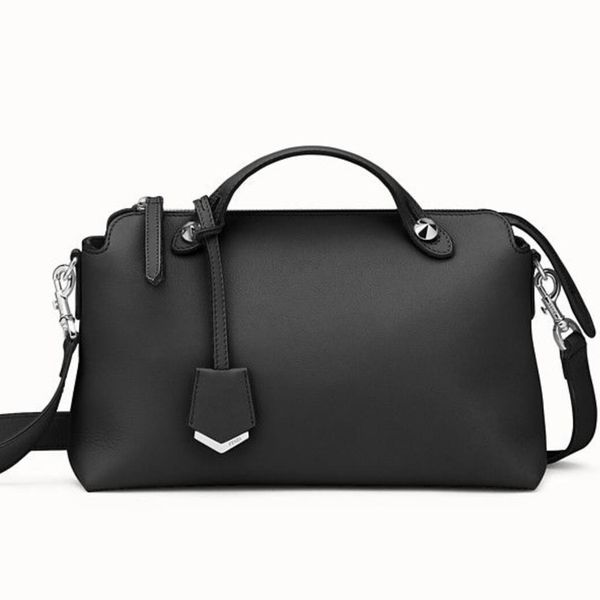 Fashion designer handbags shoulder bags totes bag high quality large capacity Cross Body bags fashion classic outdoor bag free shipping
Fashion designer handbags shoulder bags totes bag high quality large capacity Cross Body bags fashion classic outdoor bag free shipping