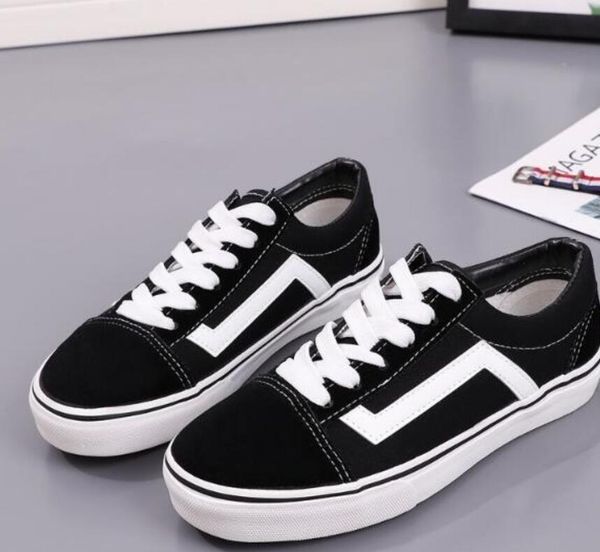 men shoes 2019 new classic low-mens woman canvas casual shoes women canvas shoes size:35-45, Black
men shoes 2019 new classic low-mens woman canvas casual shoes women canvas shoes size:35-45, Black