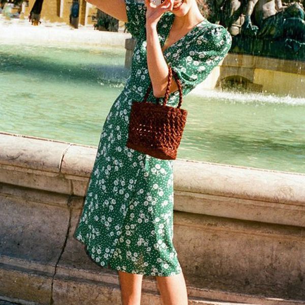 summer dress 2019 retro beach women maxi buckle strap print v-neck dress print slim fit floral printed boho dresses female, Black;gray
summer dress 2019 retro beach women maxi buckle strap print v-neck dress print slim fit floral printed boho dresses female, Black;gray